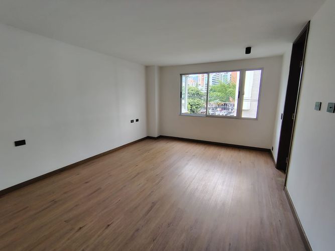 Apartamento de 3 alcobas en venta en El Poblado, Medellín, 205 m² · foto 8 de 19