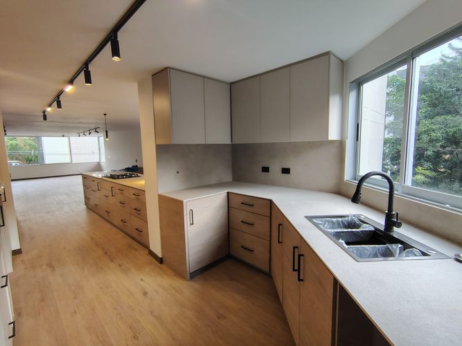 Apartamento de 3 alcobas en venta en El Poblado, Medellín, 205 m² · foto 7 de 19