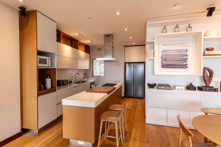 Apartamento de 2 alcobas en venta en Los Rosales, Bogotá, 209 m² · foto 2 de 23