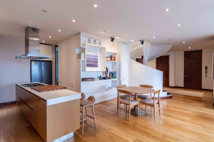 Apartamento de 2 alcobas en venta en Los Rosales, Bogotá, 209 m² · foto 4 de 23
