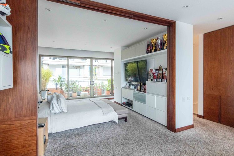 Apartamento de 2 alcobas en venta en Los Rosales, Bogotá, 209 m² · foto 13 de 23