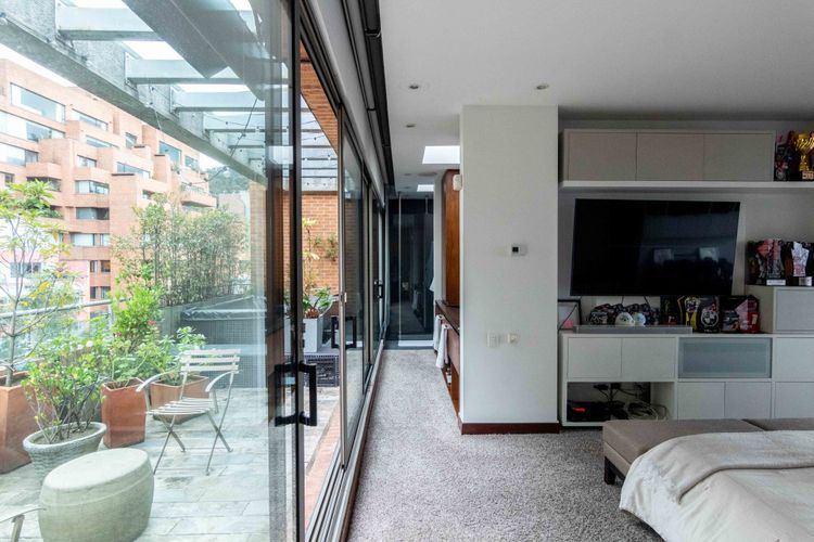 Apartamento de 2 alcobas en venta en Los Rosales, Bogotá, 209 m² · foto 14 de 23