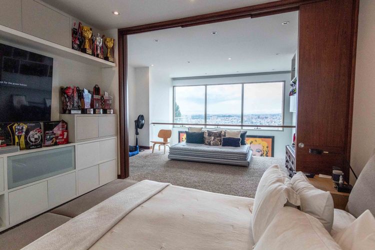 Apartamento de 2 alcobas en venta en Los Rosales, Bogotá, 209 m² · foto 16 de 23