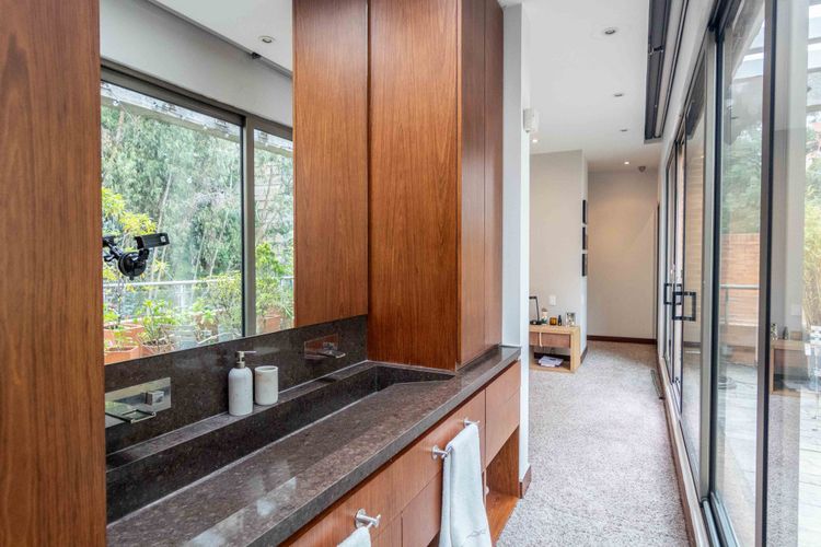 Apartamento de 2 alcobas en venta en Los Rosales, Bogotá, 209 m² · foto 20 de 23
