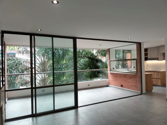 Apartamento de 2 alcobas en venta en El Poblado, Medellín, 101 m² · foto 3 de 15