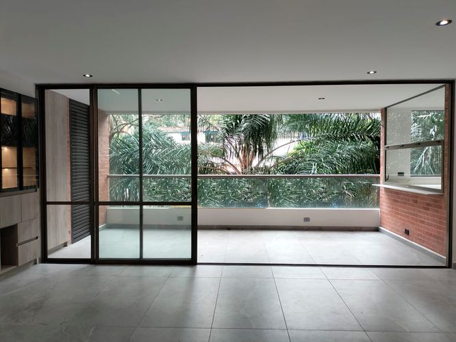 Apartamento de 2 alcobas en venta en El Poblado, Medellín, 101 m² · foto 2 de 15