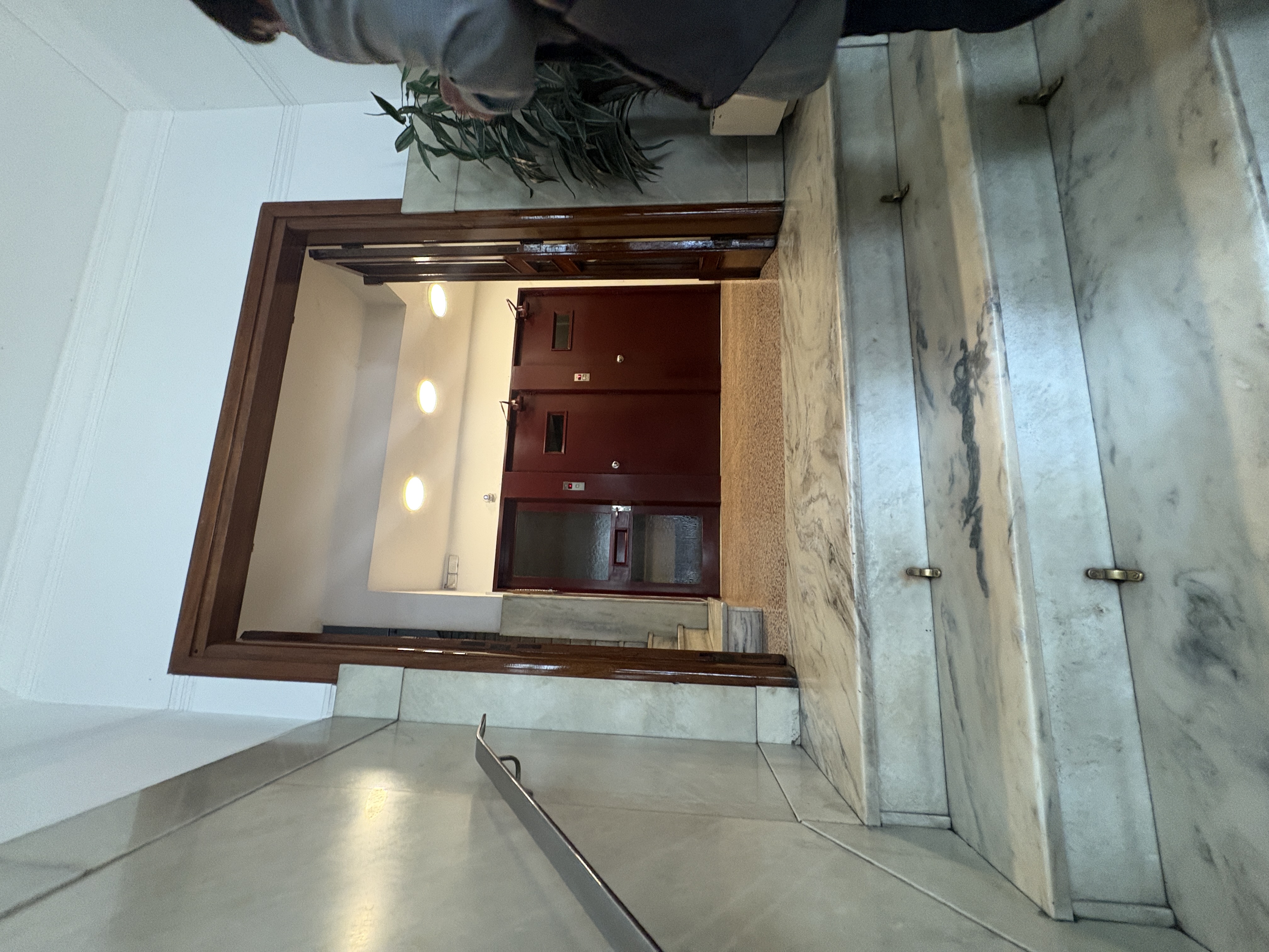 ¡¡BAJÓ DE PRECIÓ!! VENTA- APTO CENTRO, sobre Av. Libertador, 2 dorm, 2 baño y balcones. - Aanzicht 2
