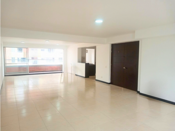 Apartamento de 4 alcobas en venta en Betania, Sabaneta, 150 m² · foto 2 de 24