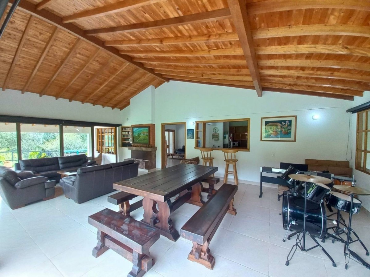 2BR House in Vía Las Palmas (6400 m²) - 2