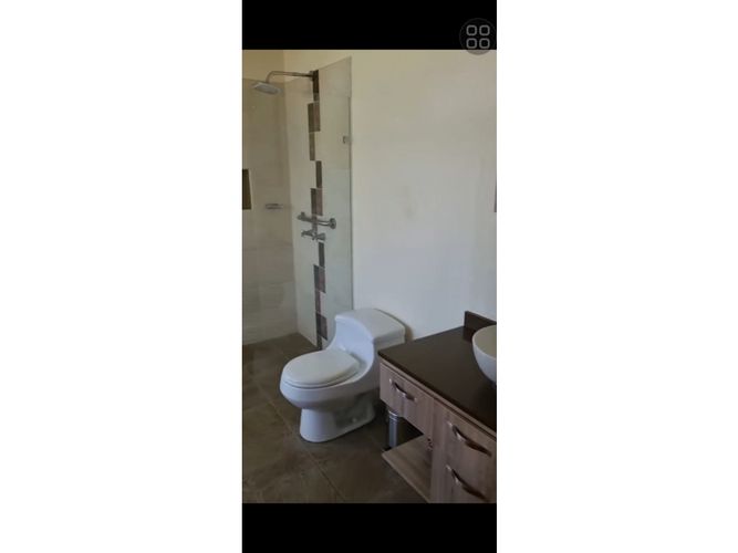 Casa de 5 alcobas en venta en Llano Grande, El Retiro, 450 m² · foto 7 de 18