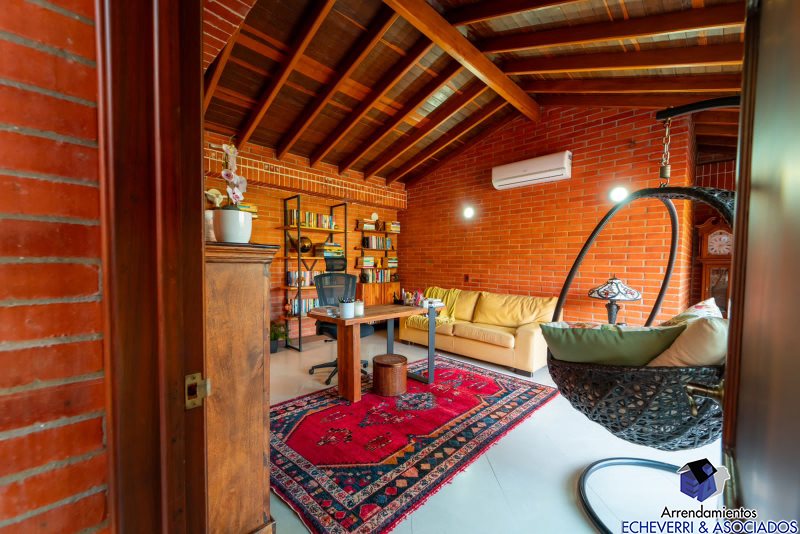 Casa de 4 alcobas en venta en Loma De La Doctora, Sabaneta, 320 m² · foto 8 de 12