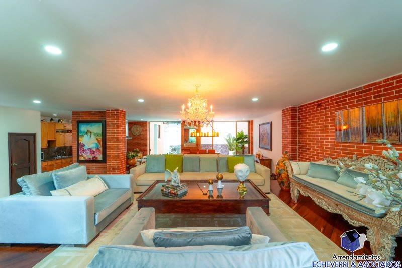 Casa de 4 alcobas en venta en Loma De La Doctora, Sabaneta, 320 m² · foto 10 de 12