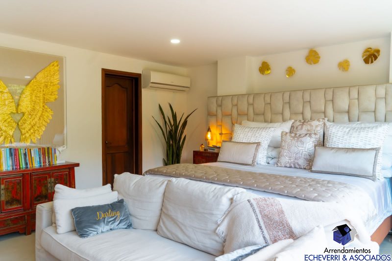 Casa de 4 alcobas en venta en Loma De La Doctora, Sabaneta, 320 m² · foto 11 de 12