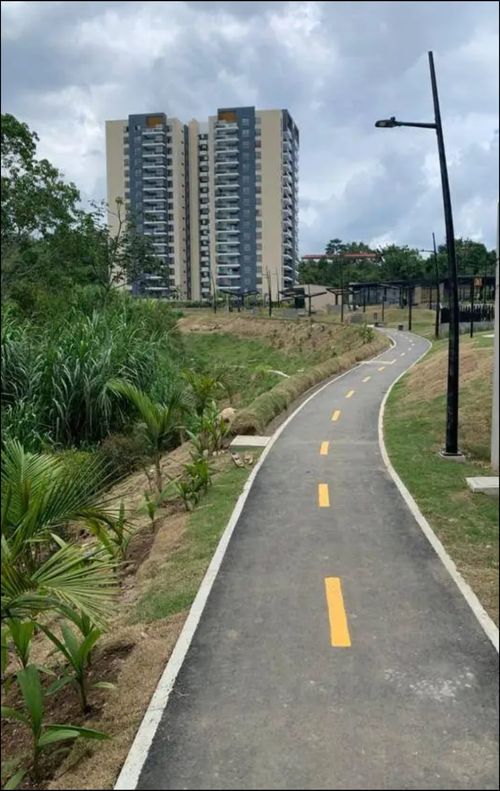 Apartamento de 2 alcobas en venta en Cerritos, Pereira, 68 m² · foto 2 de 11