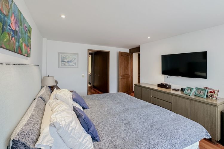 Apartamento de 3 alcobas en venta en Los Rosales, Bogotá, 177 m² · foto 11 de 21