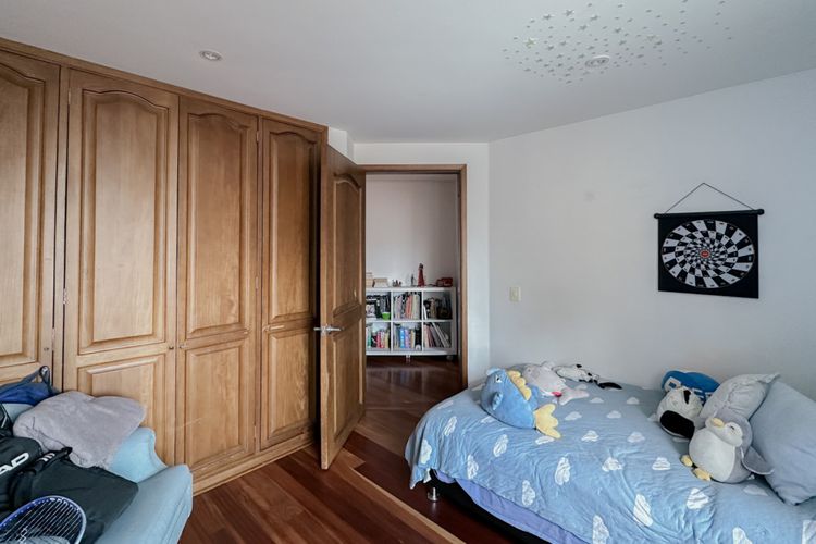Apartamento de 3 alcobas en venta en Los Rosales, Bogotá, 177 m² · foto 16 de 21
