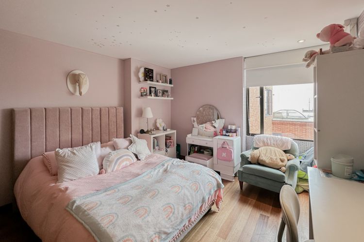 Apartamento de 3 alcobas en venta en Los Rosales, Bogotá, 177 m² · foto 17 de 21