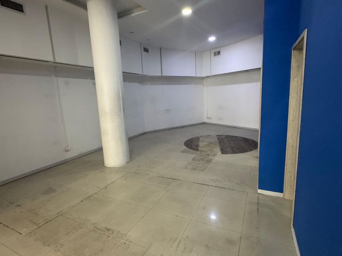 Local en arriendo en El Poblado, Medellín, 66 m² · foto 2 de 7