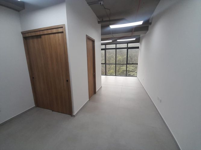 Oficina en arriendo en El Poblado, Medellín, 80 m² · foto 8 de 16