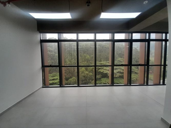 Oficina en arriendo en El Poblado, Medellín, 80 m² · foto 2 de 16