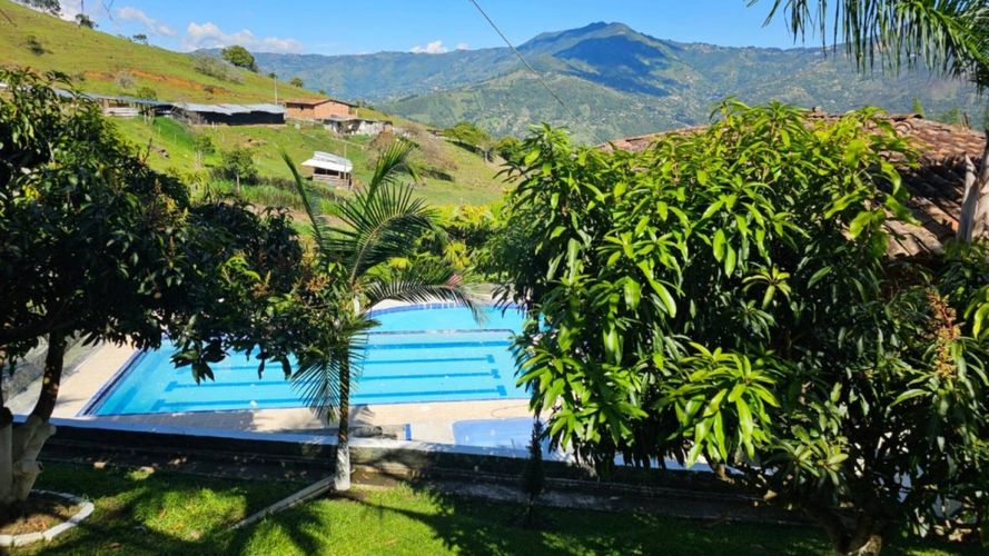 Finca en venta en Machado, Copacabana, 480 m² · foto 10 de 24