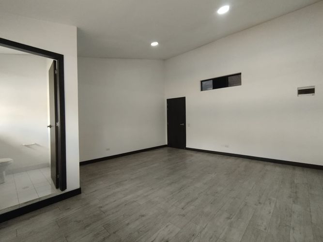 Oficina en arriendo en Villa Carlota, Medellín, 28 m² · foto 5 de 9