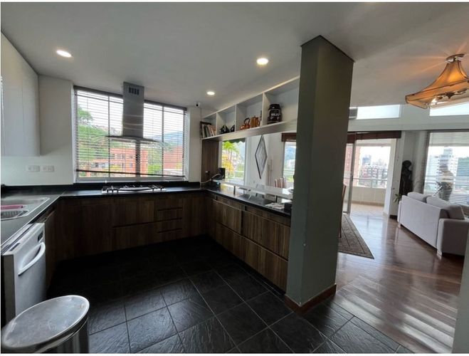 Apartamento de 2 alcobas en venta en Santa Teresita, Cali, 240 m² · foto 2 de 17