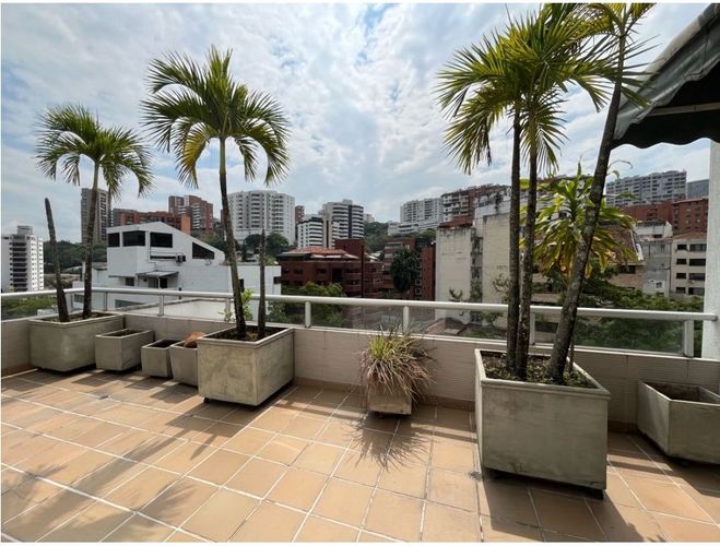 Apartamento de 2 alcobas en venta en Santa Teresita, Cali, 240 m² · foto 4 de 17