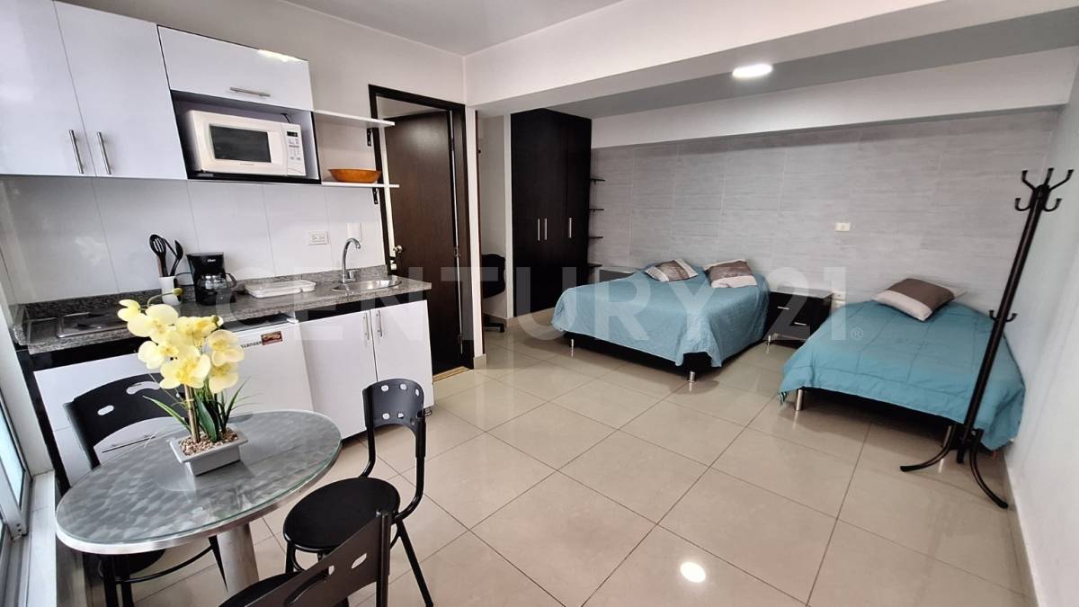 Casa en venta en Quinta Paredes, Bogotá · foto 2 de 24