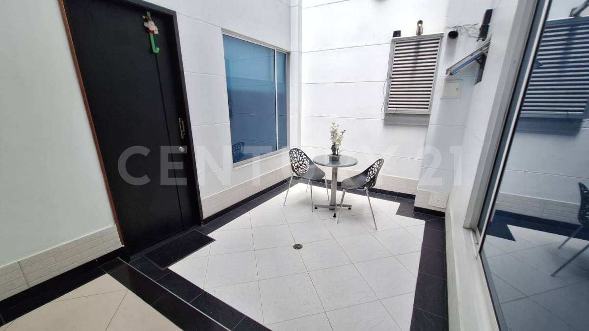Casa en venta en Quinta Paredes, Bogotá · foto 8 de 24