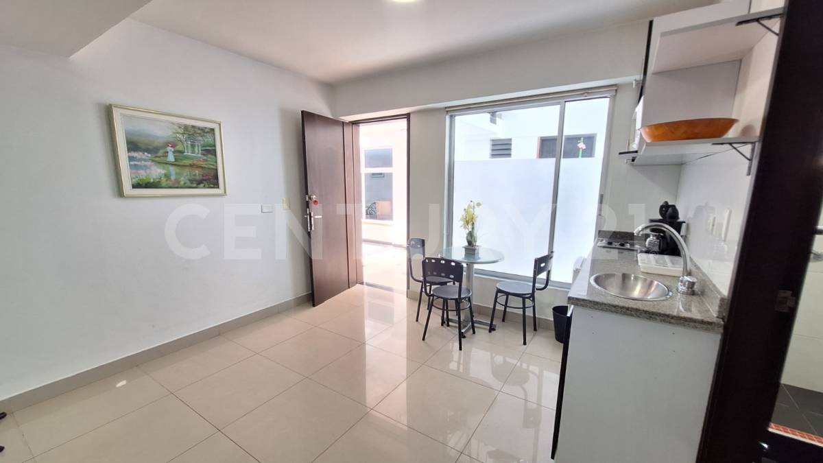Casa en venta en Quinta Paredes, Bogotá · foto 9 de 24