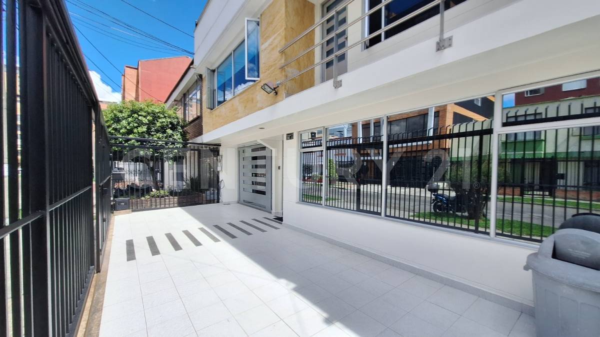 Casa en venta en Quinta Paredes, Bogotá · foto 15 de 24