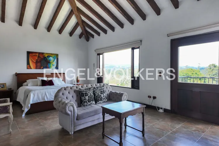 Casa de 6 alcobas en venta en Llano Grande, Rionegro, 610 m² · foto 10 de 18