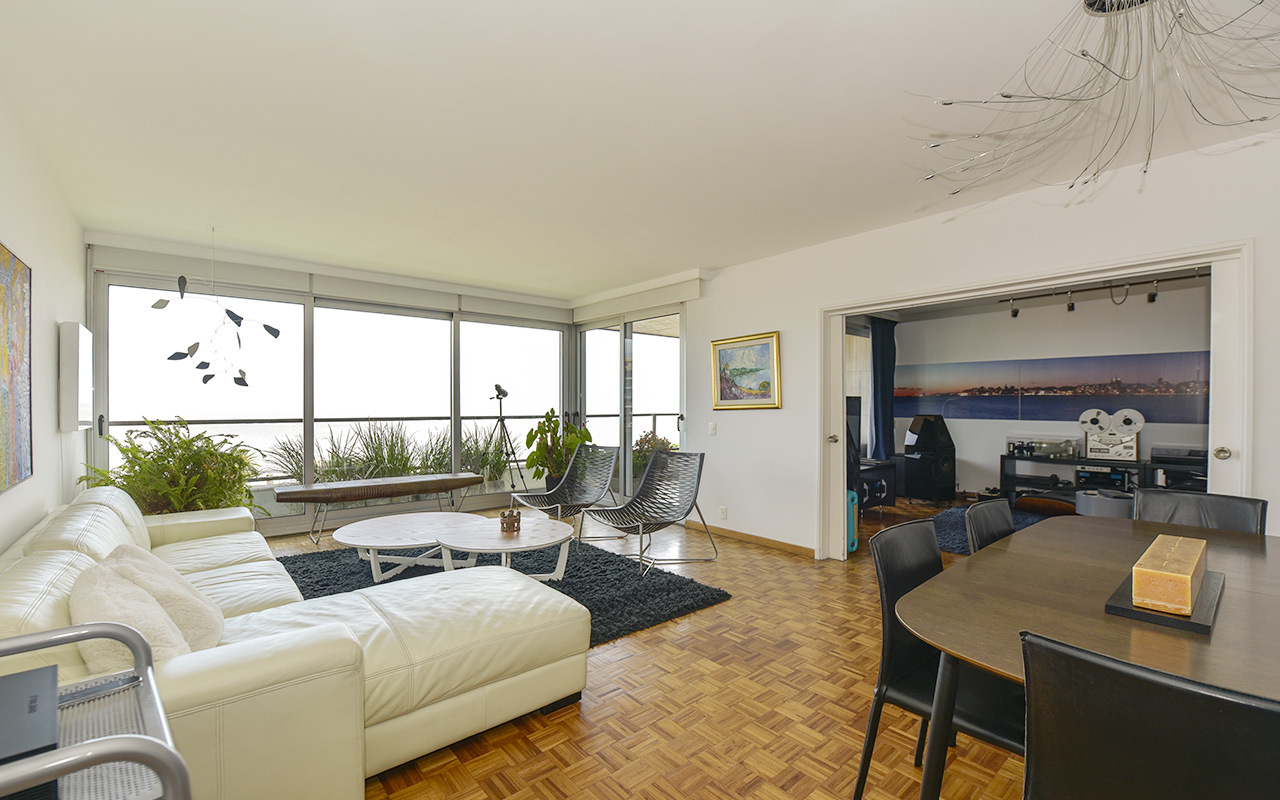Apartamento en Pocitos: Ubicación Privilegiada y Excelente Estado