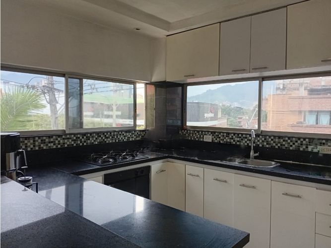 Edificio en venta en La Paz, Envigado, 575 m² · foto 5 de 11