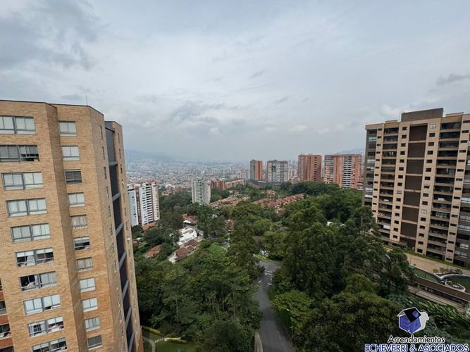 Apartamento de 3 alcobas en venta en Loma De Las Brujas, Envigado, 207 m² · foto 14 de 17