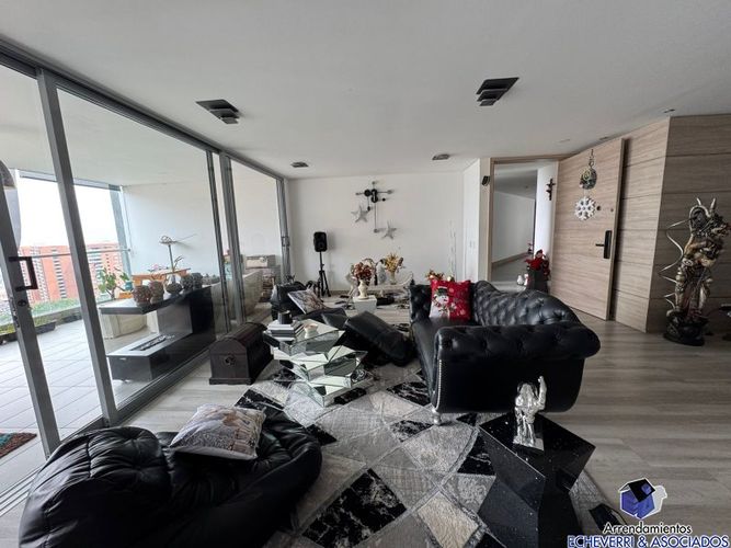 Apartamento de 3 alcobas en venta en Loma De Las Brujas, Envigado, 207 m² · foto 15 de 17