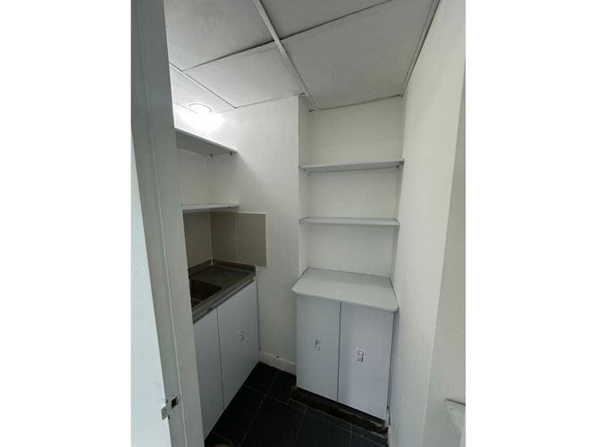 Oficina en venta en La Aguacatala, Medellín, 285 m² · foto 5 de 24