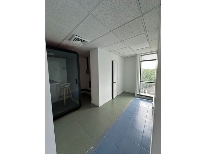 Oficina en venta en La Aguacatala, Medellín, 285 m² · foto 8 de 24
