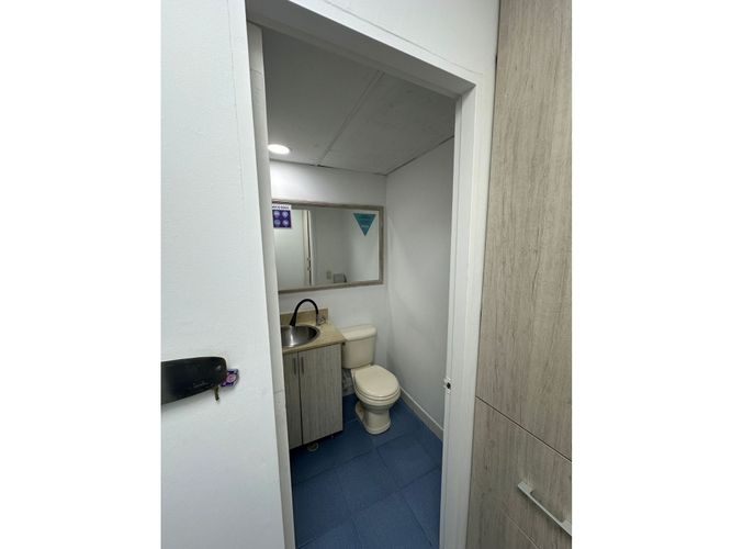 Oficina en venta en La Aguacatala, Medellín, 285 m² · foto 16 de 24