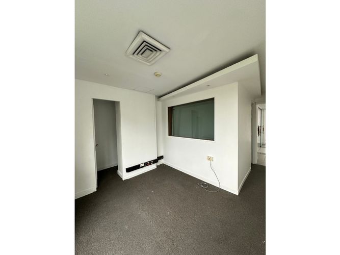 Oficina en venta en La Aguacatala, Medellín, 285 m² · foto 19 de 24