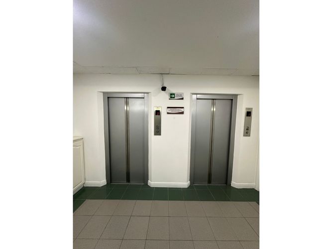 Oficina en venta en La Aguacatala, Medellín, 285 m² · foto 21 de 24