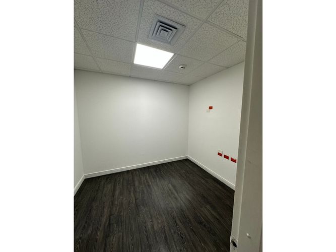Oficina en venta en La Aguacatala, Medellín, 285 m² · foto 24 de 24
