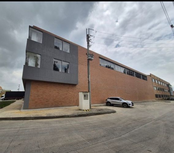 Bodega en arriendo en Ub El Trebol, Mosquera, 2037 m² · foto 4 de 18