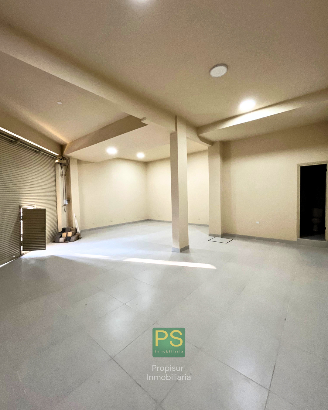 HERMOSO SALÓN EN ESQUINA - ASUNCIÓN — foto 2