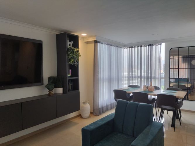Apartamento de 3 alcobas en arriendo en El Poblado, Medellín, 140 m² · foto 4 de 19