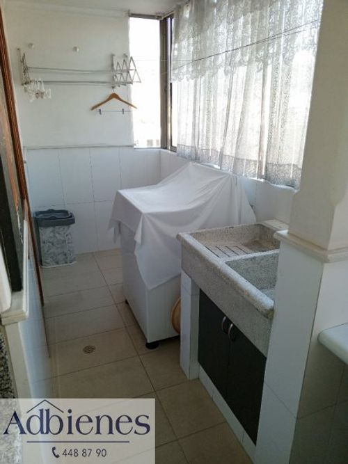 Apartamento de 3 alcobas en venta en Laureles, Medellín, 178 m² · foto 16 de 24
