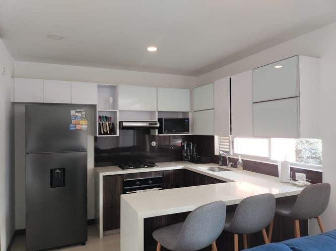 Apartamento de 3 alcobas en arriendo en El Poblado, Medellín, 108 m² · foto 3 de 18