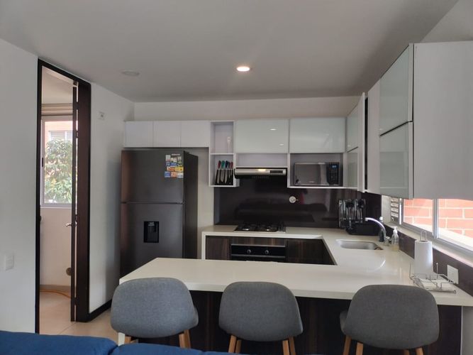 Apartamento de 3 alcobas en venta en El Poblado, Medellín, 108 m² · foto 3 de 18