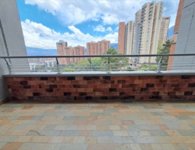 Apartamento de 3 alcobas en arriendo en Los Balsos, Medellín, 130 m² · foto 10 de 24